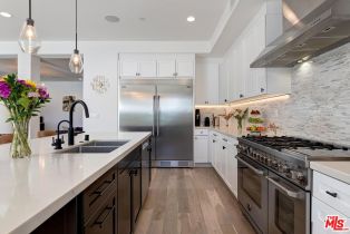 , 2435 Louella ave, Venice, CA 90291 - 6