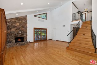 , 21663 Ulmus dr, Woodland Hills, CA 91364 - 7