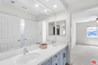 , 24901 Vista Verenda, Woodland Hills, CA 91367 - 33