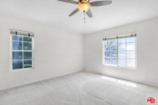 , 24901 Vista Verenda, Woodland Hills, CA 91367 - 38