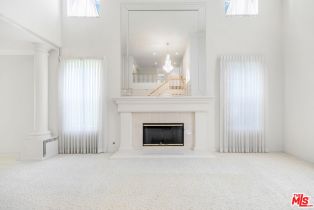 , 24901 Vista Verenda, Woodland Hills, CA 91367 - 8