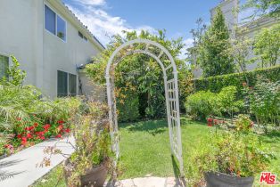 , 24901 Vista Verenda, Woodland Hills, CA 91367 - 64