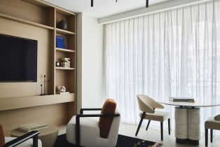 Condominium, 9200 Wilshire Blvd, Beverly Hills, CA 90212 - 3