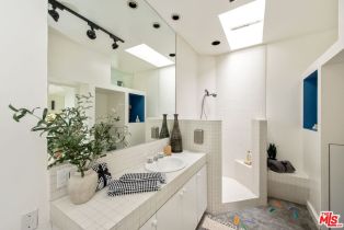 Single Family Residence, 2228 Walnut ave, Venice, CA 90291 - 36