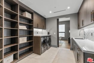 Single Family Residence, 17401 Rancho st, Encino, CA 91316 - 23