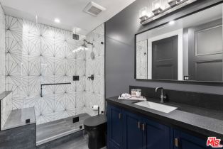 Single Family Residence, 17401 Rancho st, Encino, CA 91316 - 38