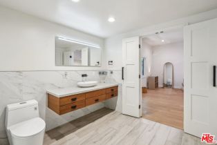 Single Family Residence, 4900 Queen Victoria rd, Woodland Hills, CA 91364 - 34