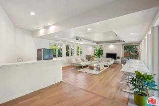 Single Family Residence, 4900 Queen Victoria rd, Woodland Hills, CA 91364 - 5