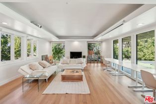 Single Family Residence, 4900   Queen Victoria Rd, Woodland Hills, CA  Woodland Hills, CA 91364