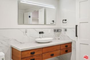 Single Family Residence, 4900 Queen Victoria rd, Woodland Hills, CA 91364 - 35