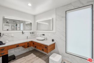 Single Family Residence, 4900 Queen Victoria rd, Woodland Hills, CA 91364 - 36