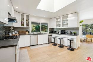 Single Family Residence, 4900 Queen Victoria rd, Woodland Hills, CA 91364 - 23