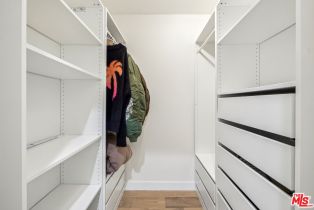 Single Family Residence, 4900 Queen Victoria rd, Woodland Hills, CA 91364 - 32