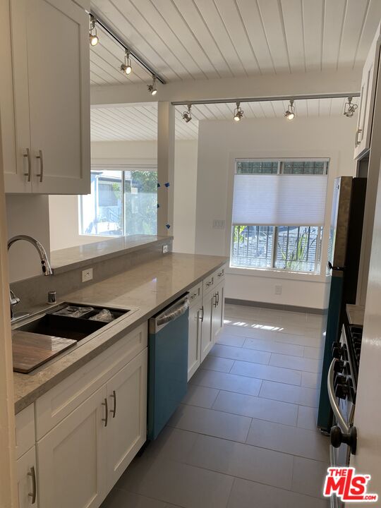 Apartment, 2911 COLORADO ave, Santa Monica, CA 90404 - 1