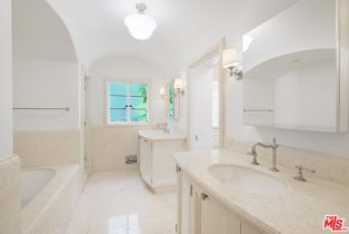 Residential Income, 432 Smithwood dr, Beverly Hills, CA 90212 - 15