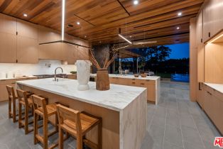 Single Family Residence, 9705 Oak Pass rd, Beverly Hills, CA 90210 - 9