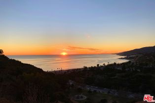 , 365 Mount Holyoke ave, Pacific Palisades, CA 90272 - 2