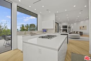 , 9960 BEVERLY GROVE Dr. dr, Beverly Hills, CA 90210 - 6