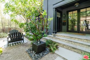 , 719 Superba ave, Venice, CA 90291 - 4