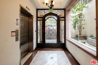 Condominium, 11582 Moorpark st, Studio City, CA 91602 - 4