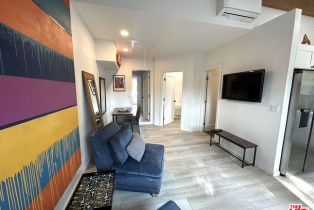 Single Family Residence, 22535 Sylvan st, Woodland Hills, CA 91367 - 2