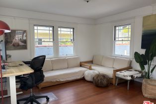 , 2416 3rd st, Santa Monica, CA 90405 - 9