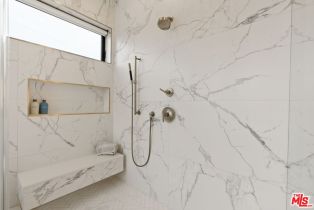 Single Family Residence, 2450 Glencoe ave, Venice, CA 90291 - 25