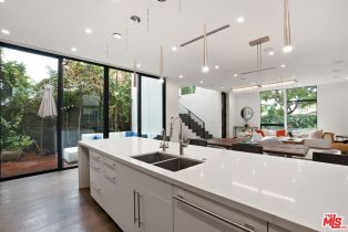 Single Family Residence, 2450 Glencoe ave, Venice, CA 90291 - 17