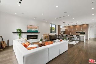 Single Family Residence, 2450 Glencoe ave, Venice, CA 90291 - 3