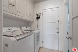 , 1511 Pandora ave, Westwood, CA 90024 - 24