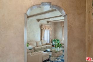 , 1511 Pandora ave, Westwood, CA 90024 - 6