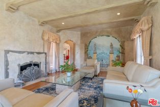 , 1511 Pandora ave, Westwood, CA 90024 - 8