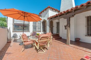 , 1511 Pandora ave, Westwood, CA 90024 - 5