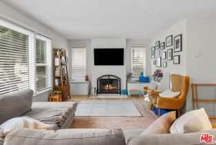 Residential Income, 1032 18th st, Santa Monica, CA 90403 - 4