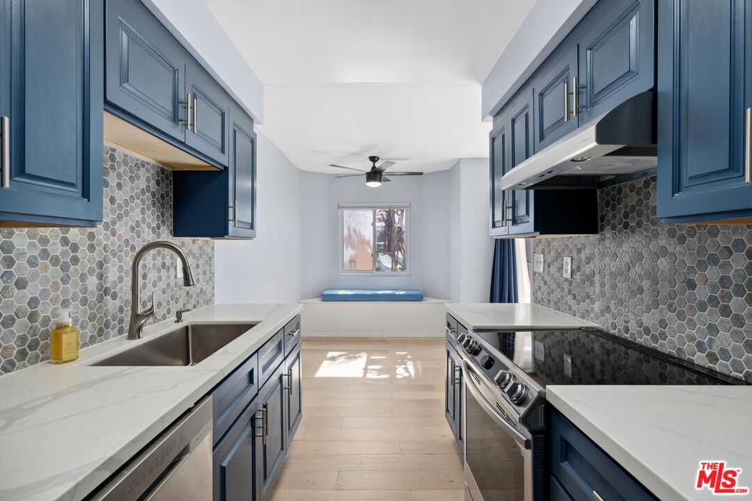 Condominium, 914 Lincoln blvd, Santa Monica, CA 90403 - 1