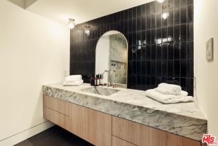 Single Family Residence, 2205 Ocean Front walk, Venice, CA 90291 - 21