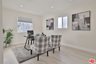 Single Family Residence, 22131 Victory blvd, Woodland Hills, CA 91303 - 33