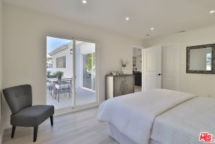 Single Family Residence, 22131 Victory blvd, Woodland Hills, CA 91303 - 27