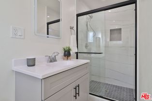 Single Family Residence, 22131 Victory blvd, Woodland Hills, CA 91303 - 34