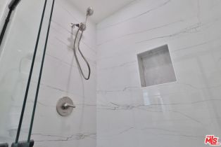 Single Family Residence, 22131 Victory blvd, Woodland Hills, CA 91303 - 36