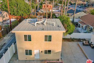 Single Family Residence, 22131 Victory blvd, Woodland Hills, CA 91303 - 5