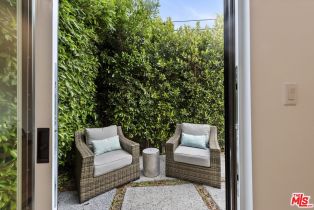 Single Family Residence, 126 Thornton pl, Venice, CA 90291 - 9