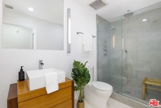 Condominium, 235 Main st, Venice, CA 90291 - 30