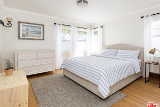 , 1030 Chelsea ave, Santa Monica, CA 90403 - 4