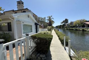 , 440 Howland Canal, Venice, CA 90291 - 3