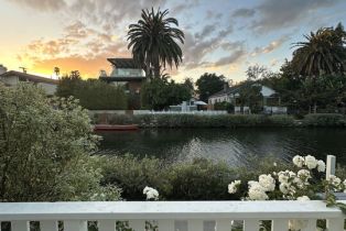 , 440 Howland Canal, Venice, CA 90291 - 6