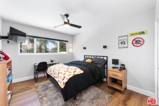 Single Family Residence, 5527 Calhoun ave, Sherman Oaks, CA 91401 - 32