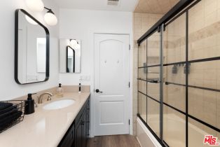 Single Family Residence, 5527 Calhoun ave, Sherman Oaks, CA 91401 - 36