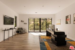 Single Family Residence, 3820 Knobhill dr, Sherman Oaks, CA 91423 - 17