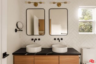 Single Family Residence, 13521 Magnolia blvd, Sherman Oaks, CA 91423 - 12